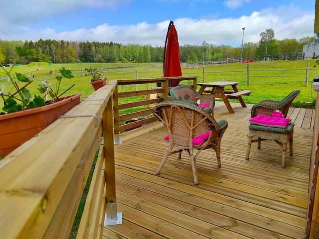 Cozy Holiday Home In Givonne Exterior photo